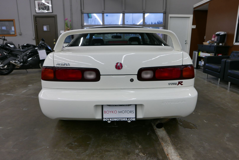 Illustration for article titled This 1997 Acura Integra Type R Is For Sale At $44,990 And I Don't Understand The World Anymore
